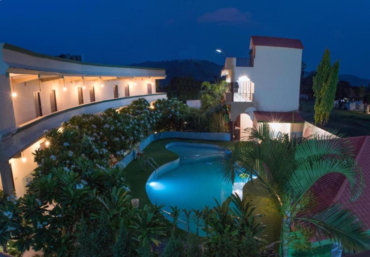 Corbett Ambience Resort Rāmnagar Exterior foto